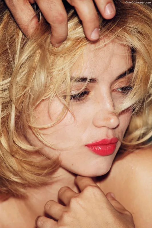 Ana de Armas photo 17 of 3418