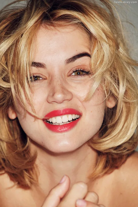 Ana de Armas photo 23 of 3418