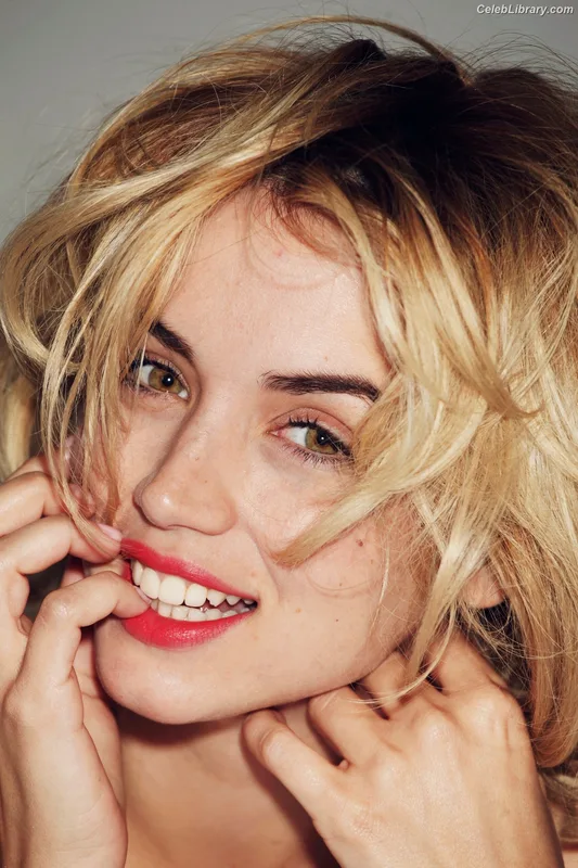 Ana de Armas photo 1 of 3418