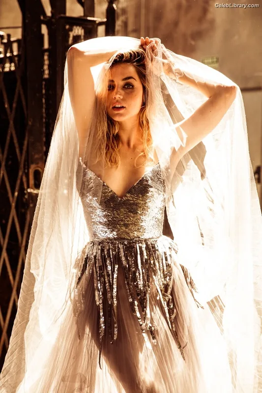 Ana de Armas photo 21 of 3418