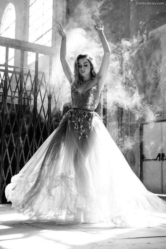 Ana de Armas photo 16 of 3418