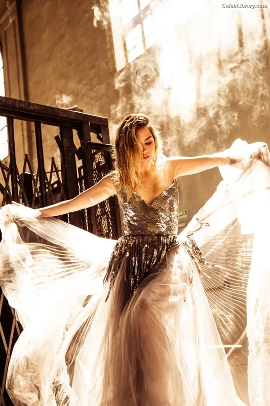 Ana de Armas photo 3 of 3418