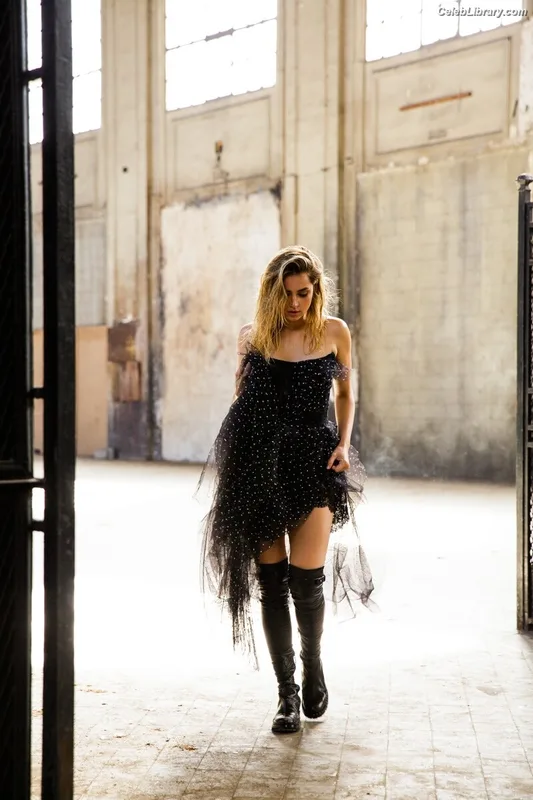 Ana de Armas photo 10 of 3418