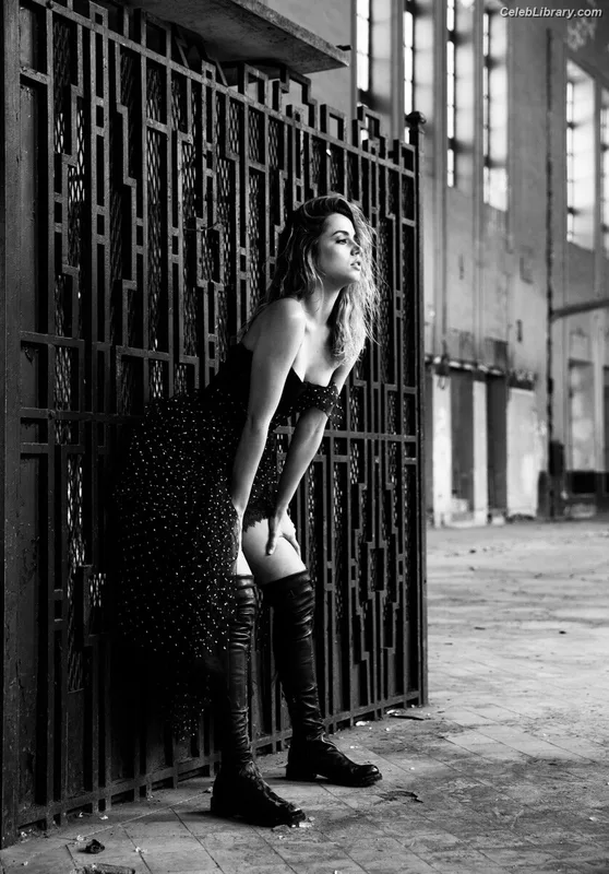 Ana de Armas photo 14 of 3418