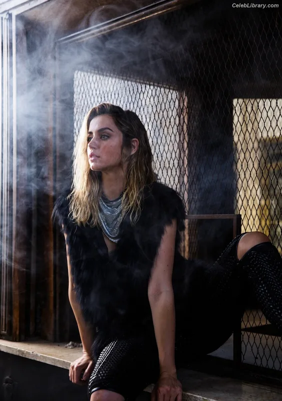 Ana de Armas photo 15 of 3418