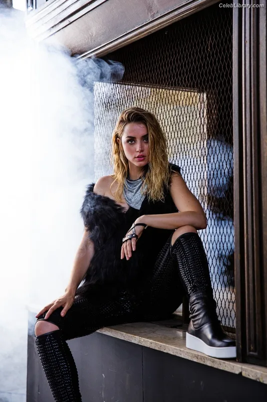 Ana de Armas photo 17 of 3418