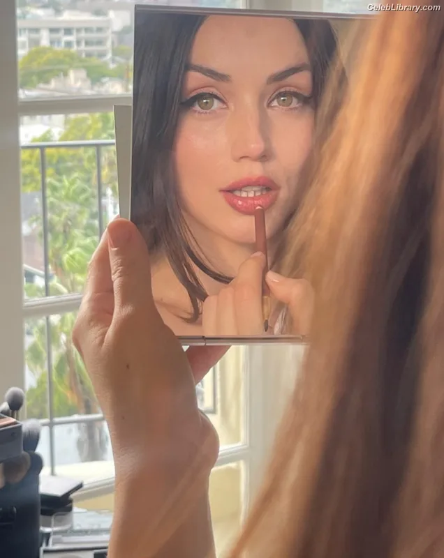 Ana de Armas photo 20 of 3418