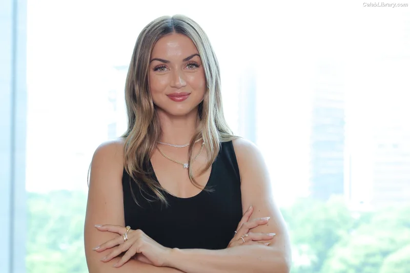 Ana de Armas photo 6 of 3418