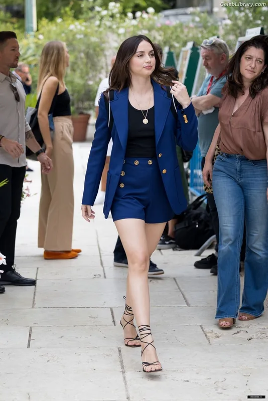 Ana de Armas photo 2 of 3418