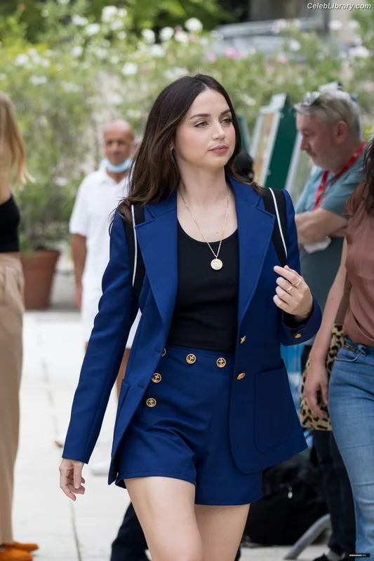 Ana de Armas photo 6 of 3418