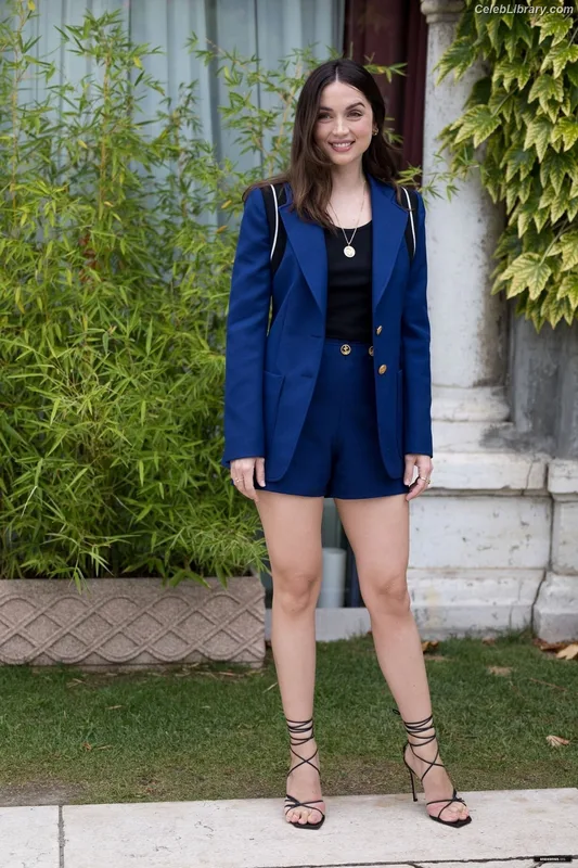 Ana de Armas photo 9 of 3418