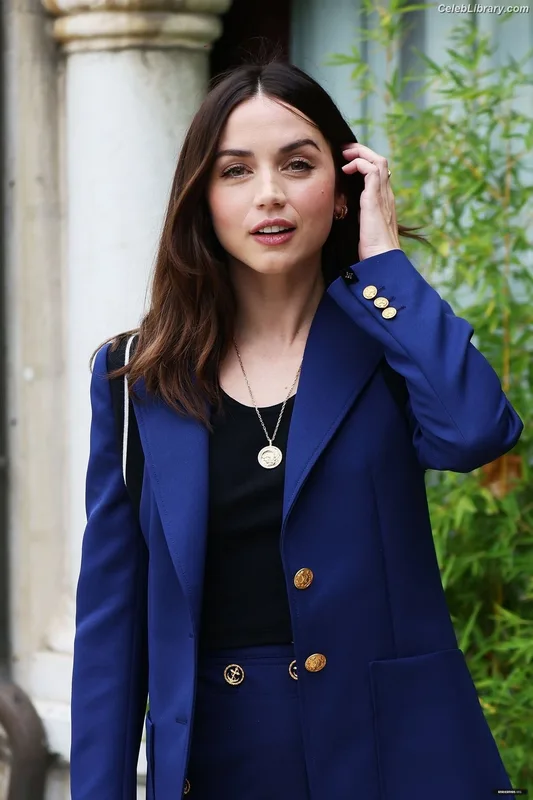 Ana de Armas photo 16 of 3418
