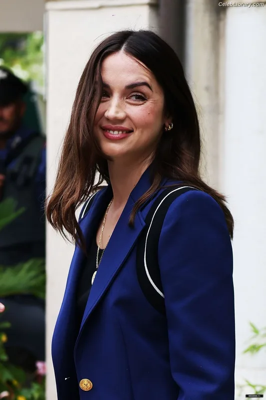 Ana de Armas photo 19 of 3418