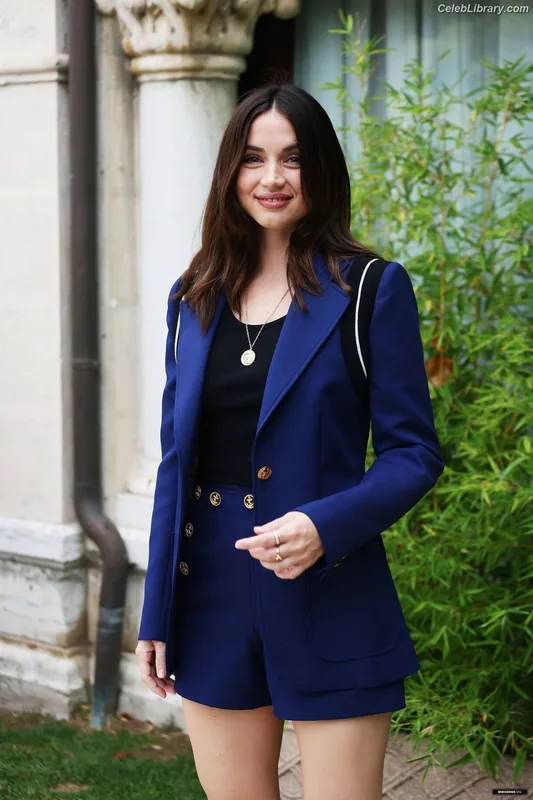 Ana de Armas photo 20 of 3418