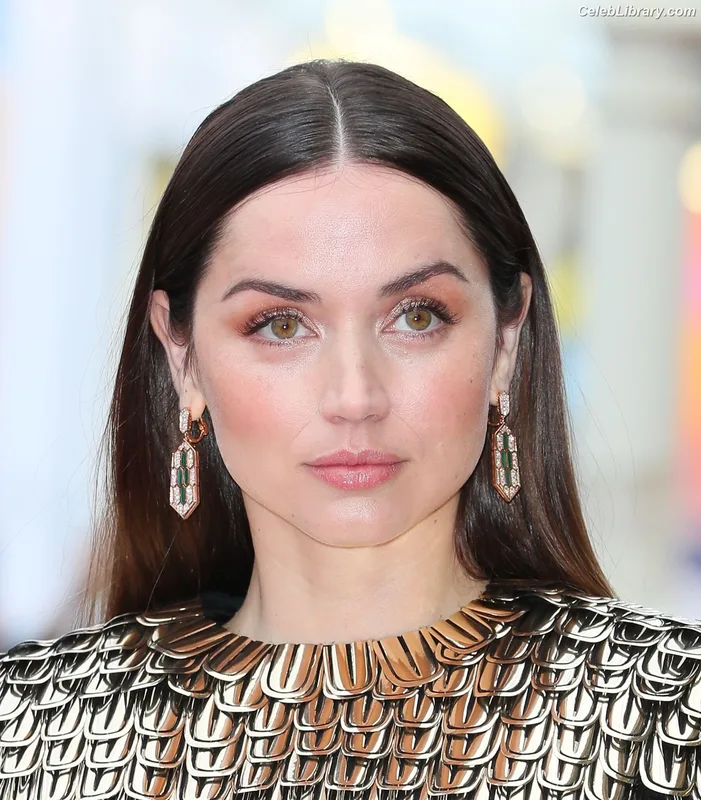 Ana de Armas photo 15 of 3418