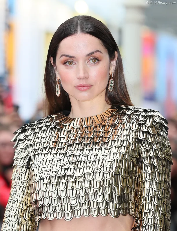 Ana de Armas photo 7 of 3418
