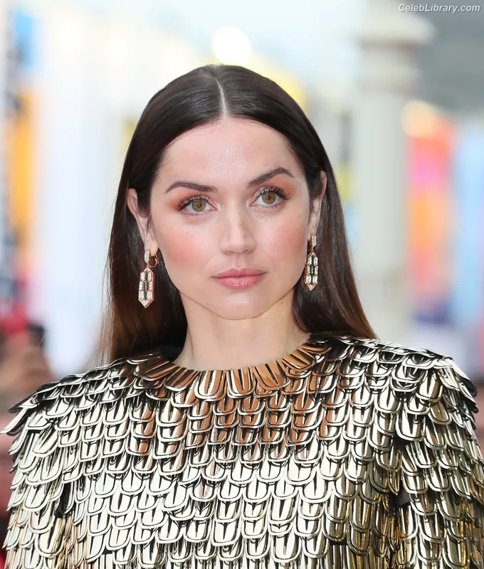 Ana de Armas photo 12 of 3418