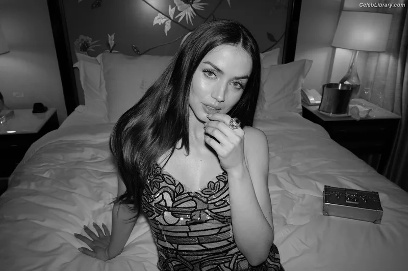 Ana de Armas photo 7 of 3418