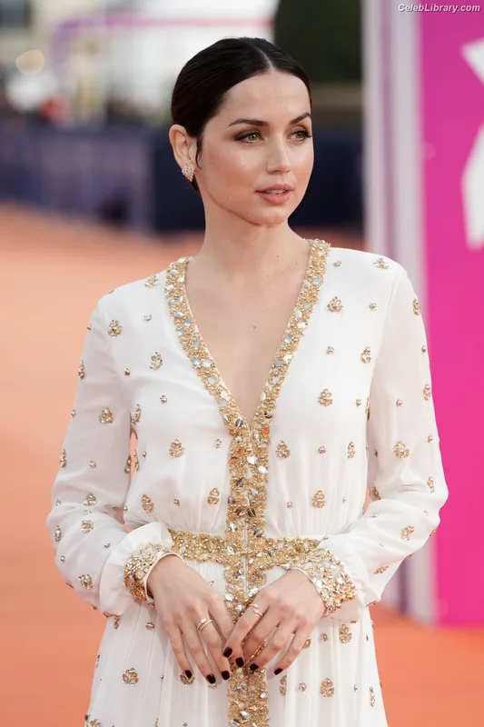 Ana de Armas photo 13 of 3418