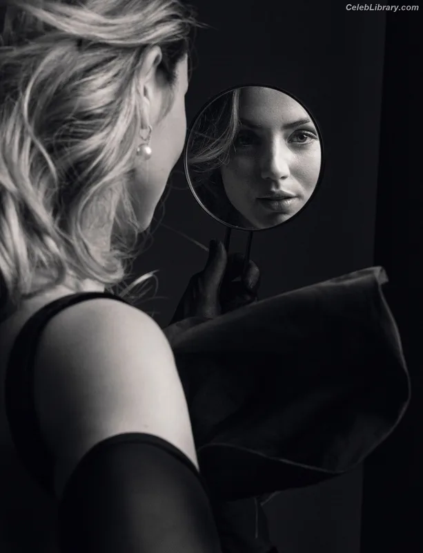 Ana de Armas photo 15 of 3418