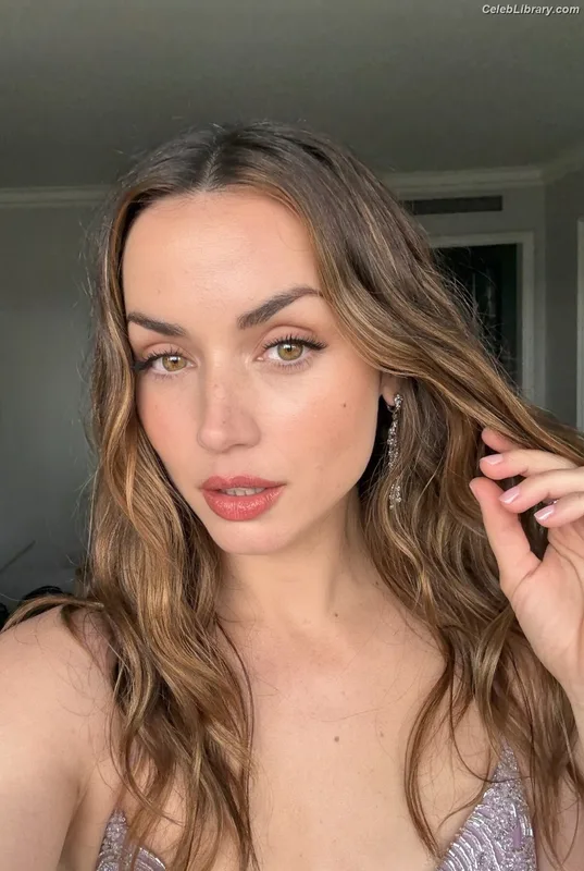 Ana de Armas photo 24 of 3418