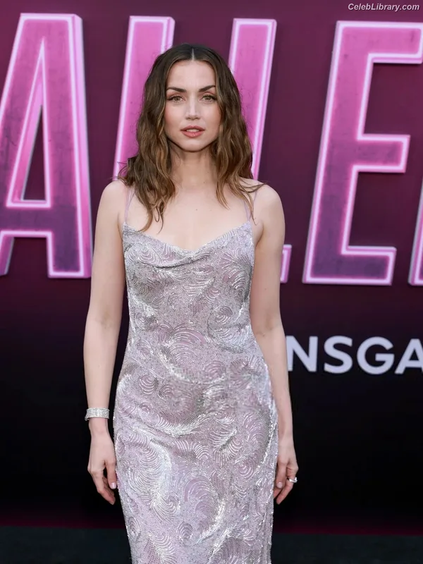 Ana de Armas photo 11 of 3418