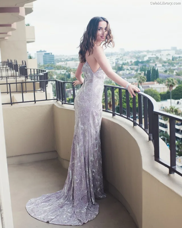 Ana de Armas photo 18 of 3418