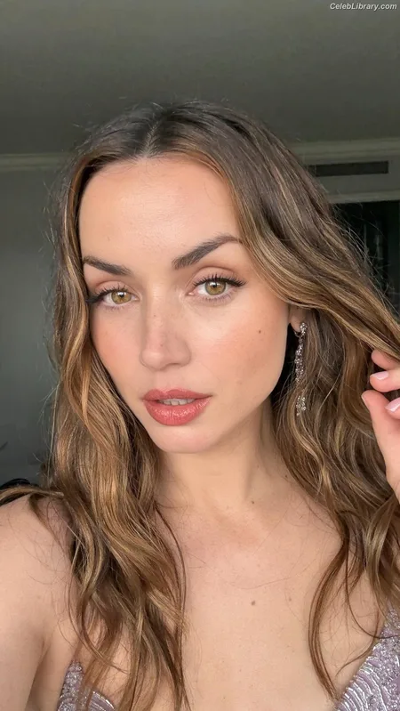 Ana de Armas photo 20 of 3418
