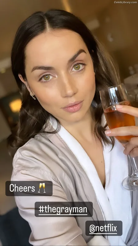 Ana de Armas photo 3 of 3418