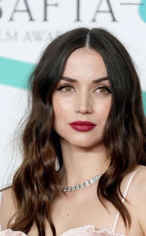 Ana de Armas photo 1 of 3418