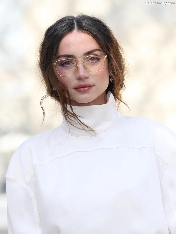Ana de Armas photo 14 of 3418