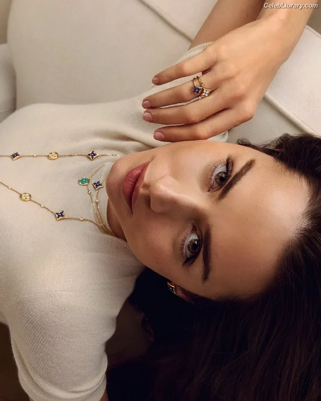 Ana de Armas photo 3 of 3418