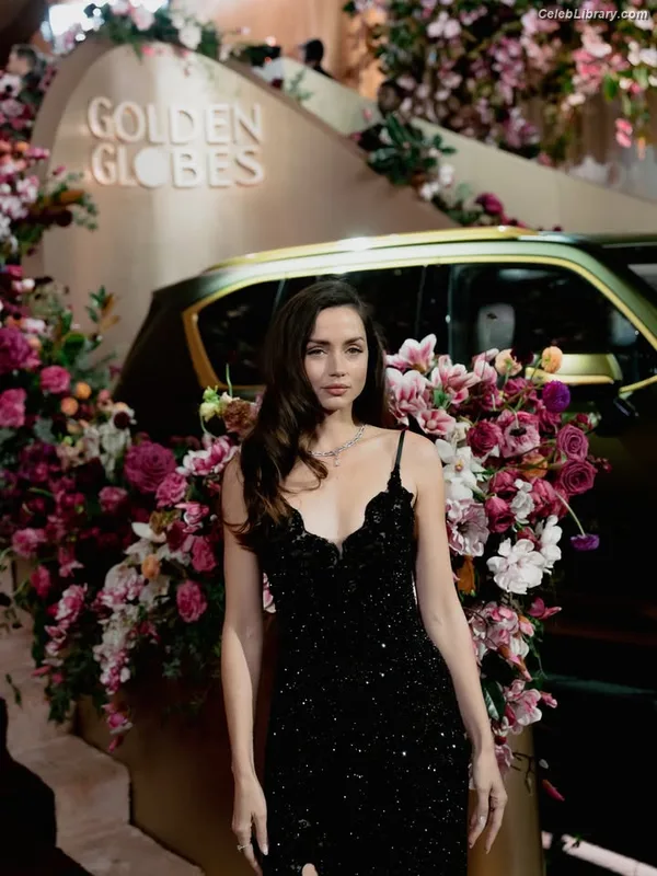 Ana de Armas photo 20 of 3418