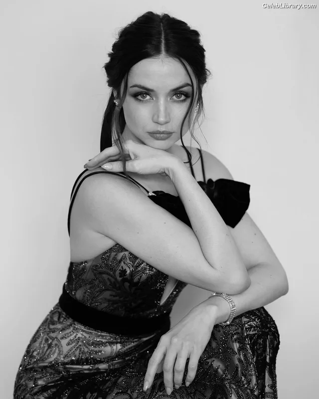 Ana de Armas photo 23 of 3418