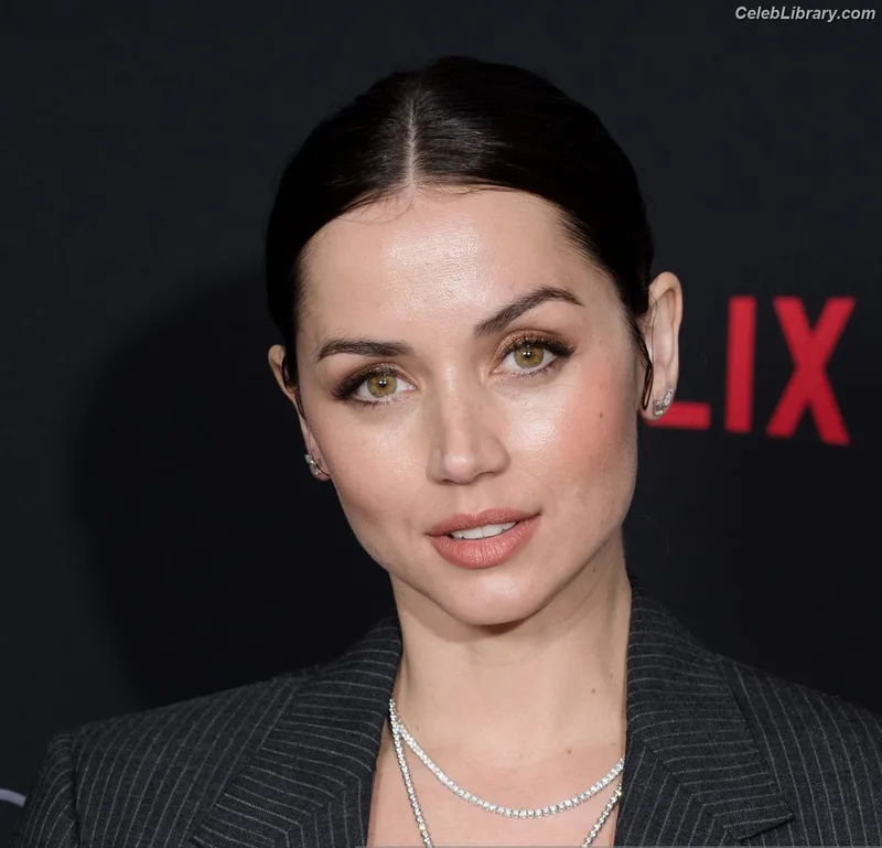 Ana de Armas photo 13 of 3418