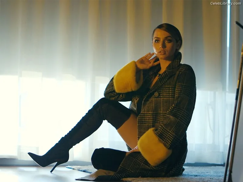 Ana de Armas photo 8 of 3418