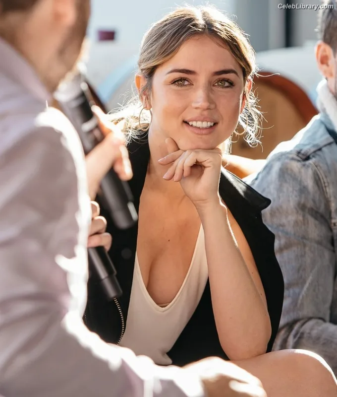 Ana de Armas photo 22 of 3418