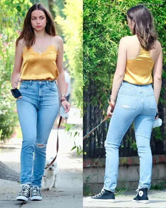 Ana de Armas photo 7 of 3418