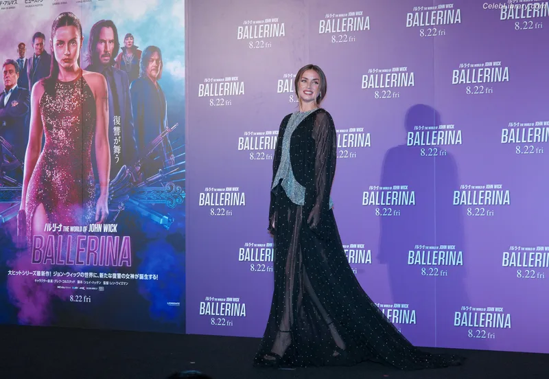 Ana de Armas photo 12 of 3418