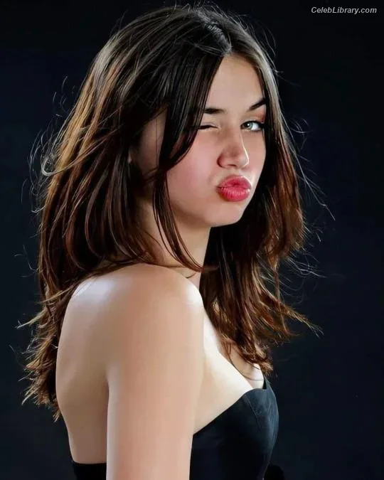 Ana de Armas photo 13 of 3418