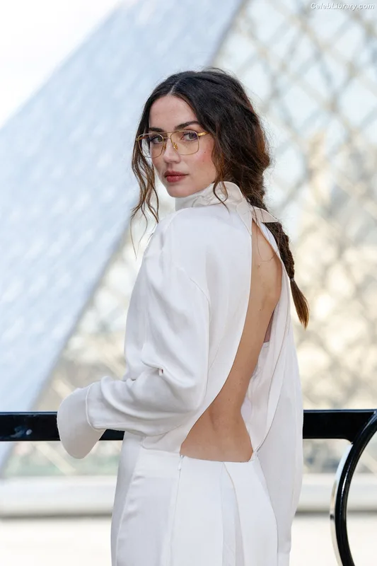 Ana de Armas photo 16 of 3418