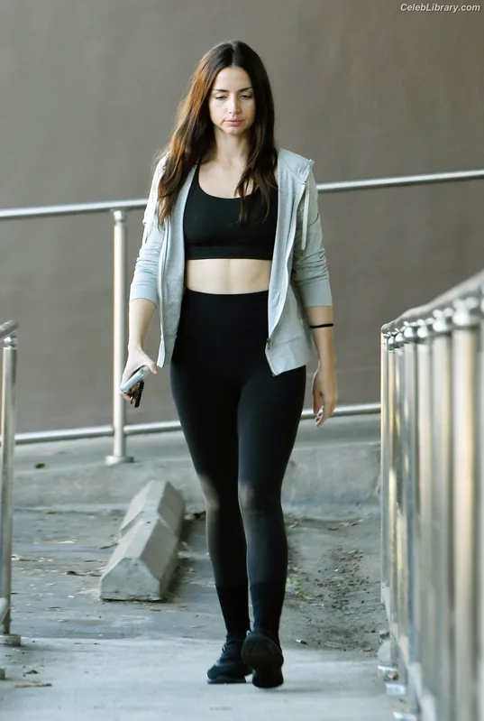 Ana de Armas photo 12 of 3418
