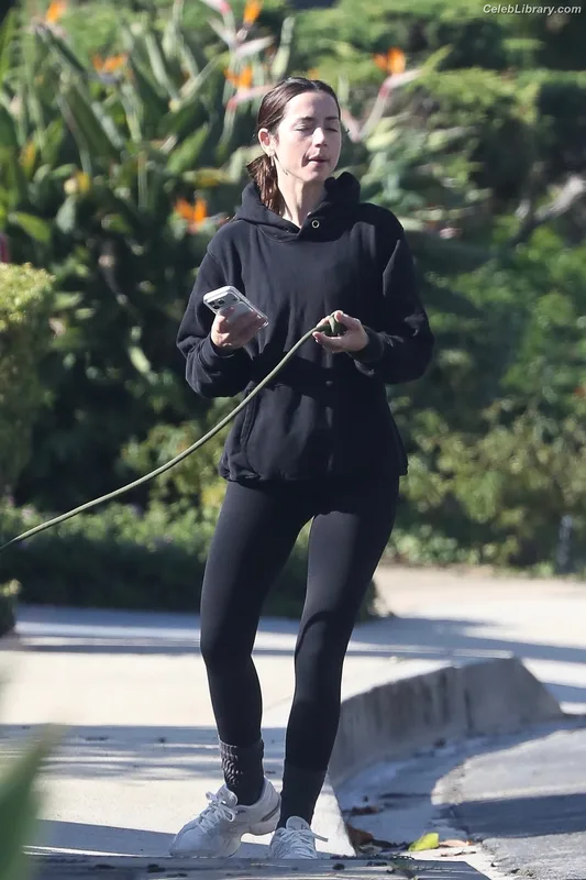 Ana de Armas photo 8 of 3418