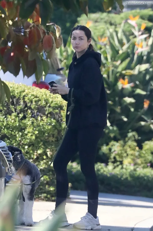 Ana de Armas photo 11 of 3418