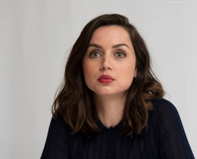 Ana de Armas photo 15 of 3418