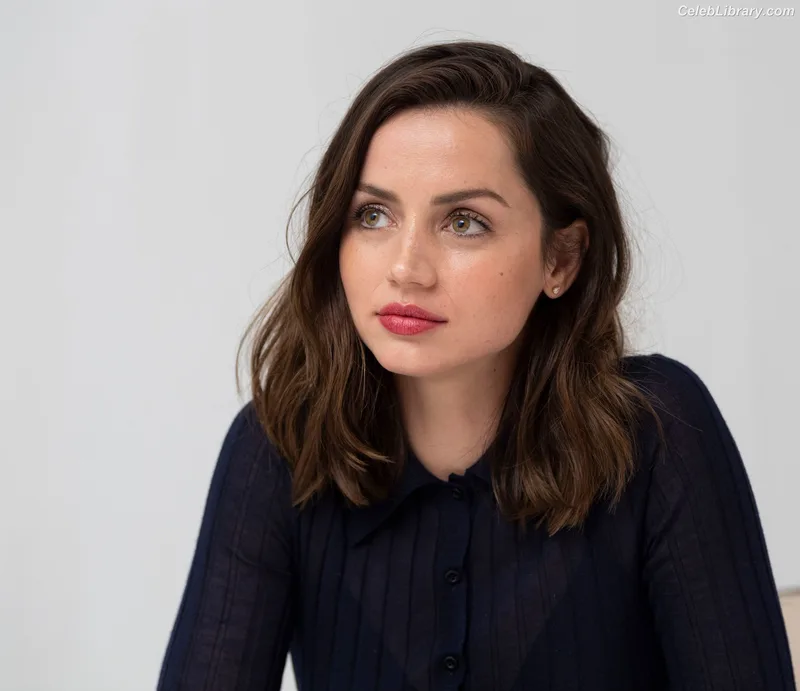 Ana de Armas photo 17 of 3418