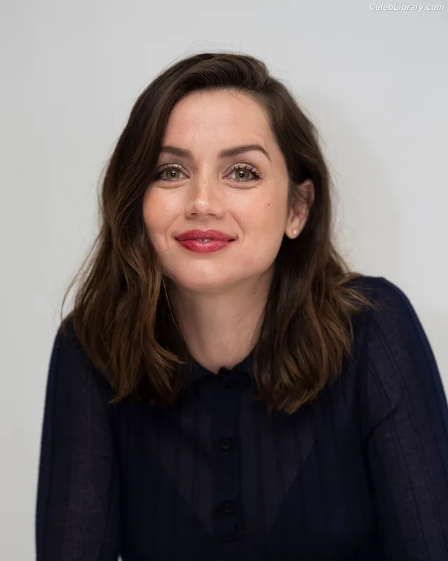 Ana de Armas photo 19 of 3418