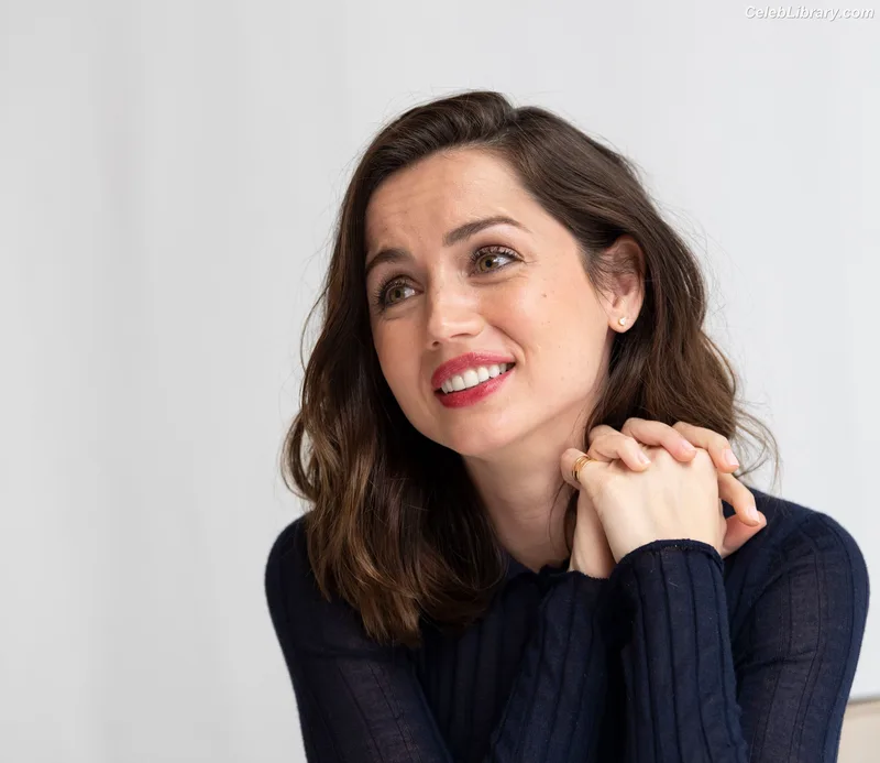 Ana de Armas photo 16 of 3418