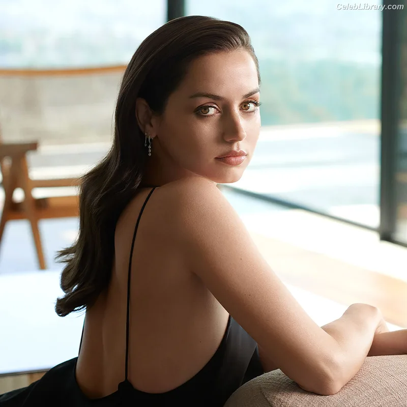 Ana de Armas photo 21 of 3418