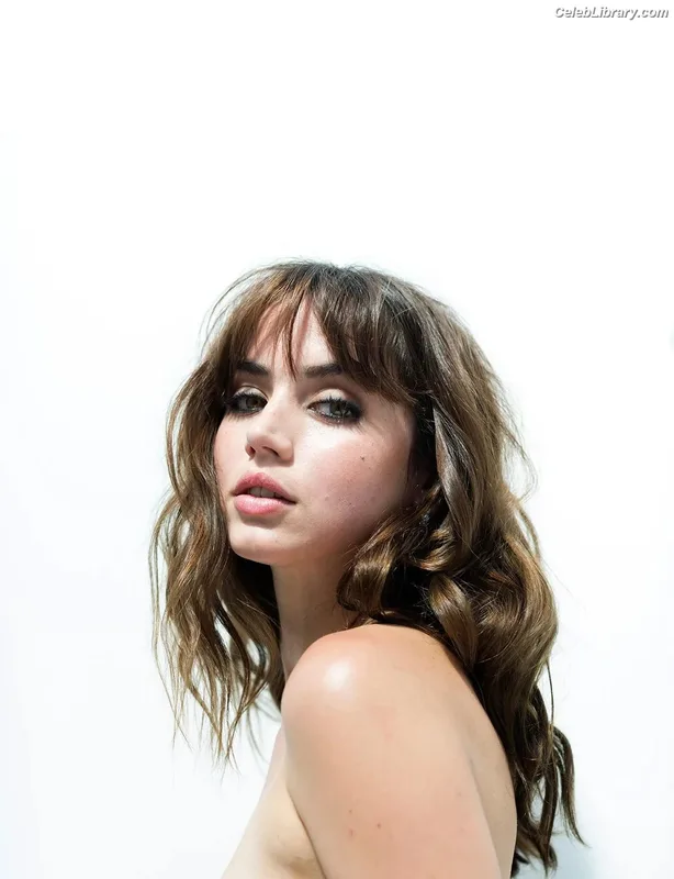 Ana de Armas photo 15 of 3418